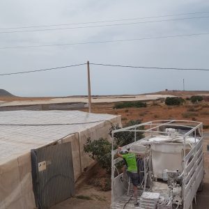 Blanqueo de invernaderos en Almería