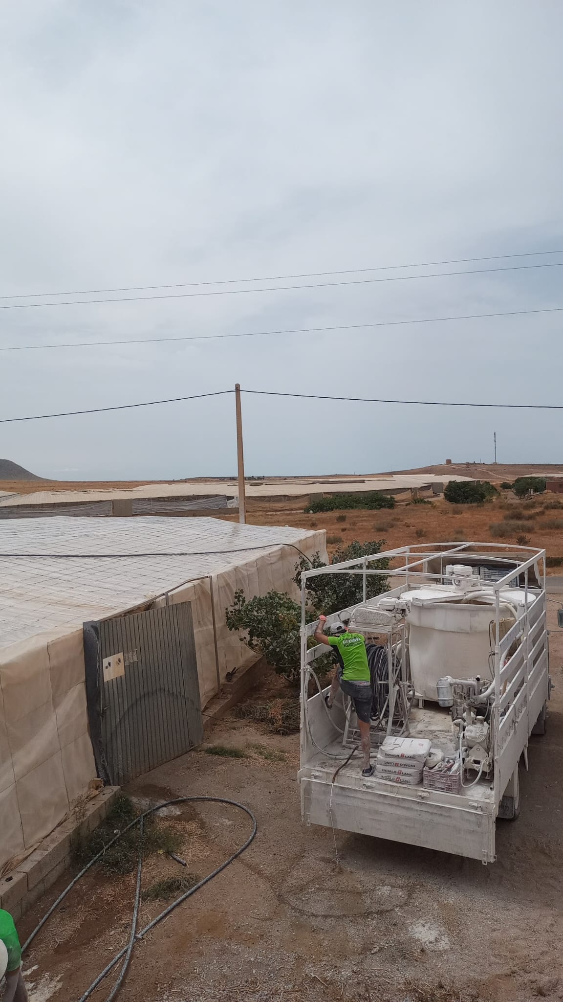 Blanqueo de invernaderos en Almería